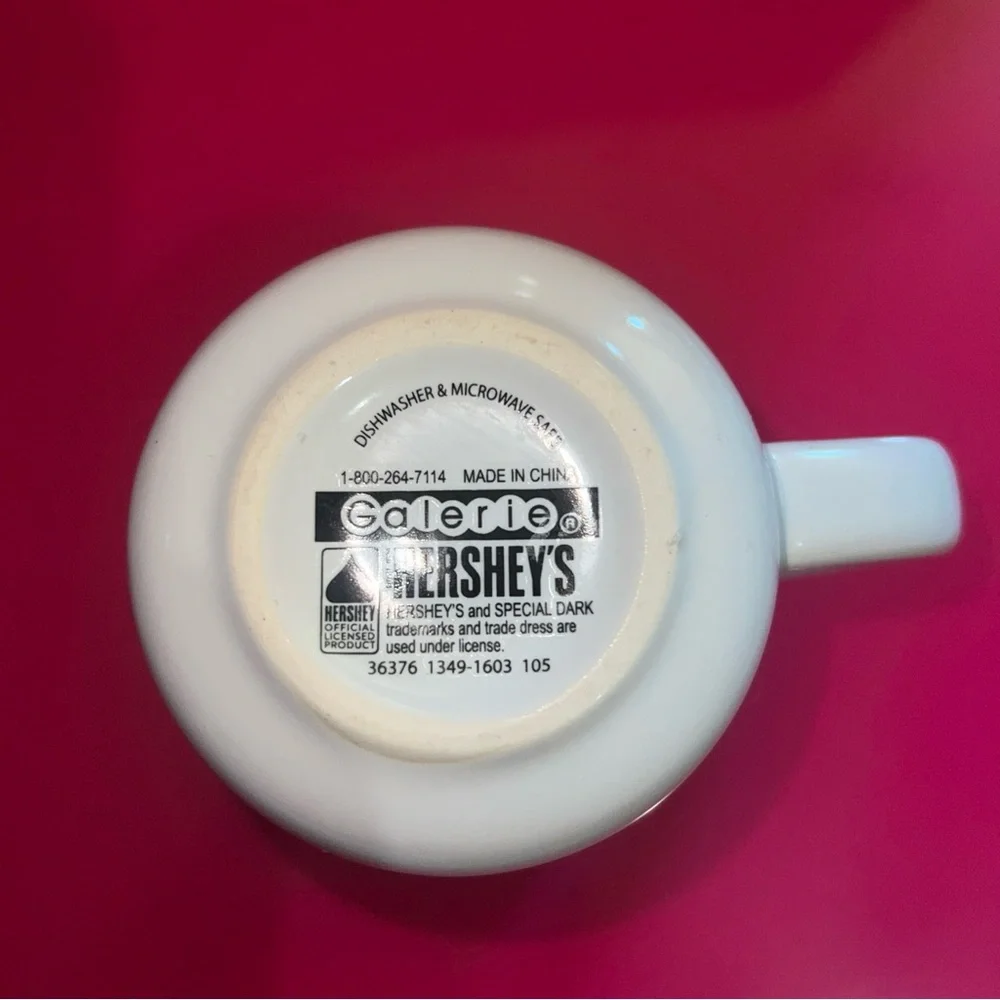 Hershey's Special Dark Coffee Cup 11 ounces